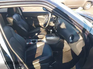 2011 Nissan Juke SL with VIN JN8AF5MV5BT007392, listed as a IAAI auction lot 40939305 with 111,331 mi miles. Bid and sale history available at carsss.com. Image 4.