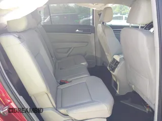 2018 Volkswagen Atlas SE with VIN 1V2DR2CA5JC521950, listed as a IAAI auction lot 42057467 with 99,750 mi miles and . Bid and sale history available at DreamBid. Image 8.