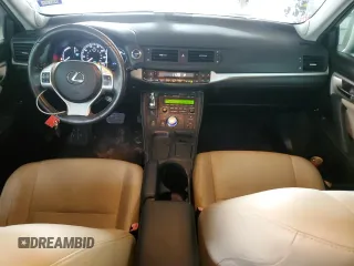 2013 Lexus CT 200h z VIN JTHKD5BH2D2127550, wystawiony jako Copart lot #53792035 z przebiegiem 196 246 mil mil oraz Tytuł czysty. Historia ofert i sprzedaży dostępna na DreamBid. Obrazek 8.