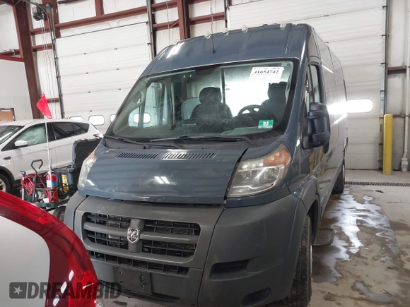 2018 Ram ProMaster Cargo z VIN 3C6TRVDG2JE160937, wystawiony jako IAAI lot #41654742 z przebiegiem 206 731 mil mil oraz . Historia ofert i sprzedaży dostępna na DreamBid. Obrazek 12.