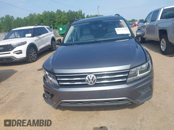 2018 Volkswagen Tiguan SEL z VIN 3VV3B7AX1JM045203, wystawiony jako IAAI lot #42572229 z przebiegiem 104 873 mil mil oraz . Historia ofert i sprzedaży dostępna na DreamBid. Obrazek 12.