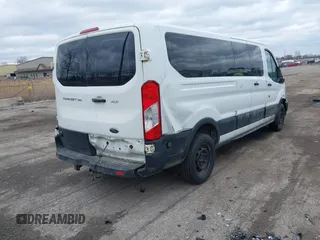 2019 Ford Transit Passenger XL z VIN 1FBZX2ZM7KKA47090, wystawiony jako IAAI lot #41823708 z przebiegiem 236 058 mil mil oraz . Historia ofert i sprzedaży dostępna na DreamBid. Obrazek 4.
