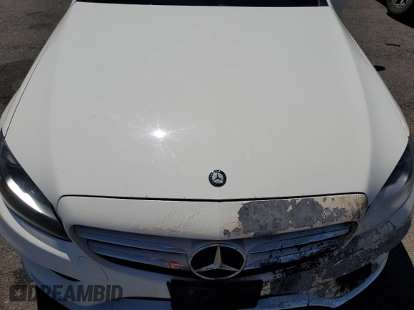 2016 Mercedes-Benz C 300 Luxury z VIN 55SWF4KB6GU138229, wystawiony jako Copart lot #55850125 z przebiegiem 122 107 mil mil oraz Szkoda całkowita • Salvage title. Historia ofert i sprzedaży dostępna na DreamBid. Obrazek 11.