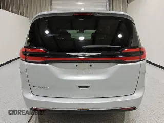 2022 Chrysler Pacifica Touring L z VIN 2C4RC1BG0NR167373, wystawiony jako Copart lot #56071675 z przebiegiem 60 107 mil mil oraz Czysty tytuł • Clean title. Historia ofert i sprzedaży dostępna na DreamBid. Obrazek 6.