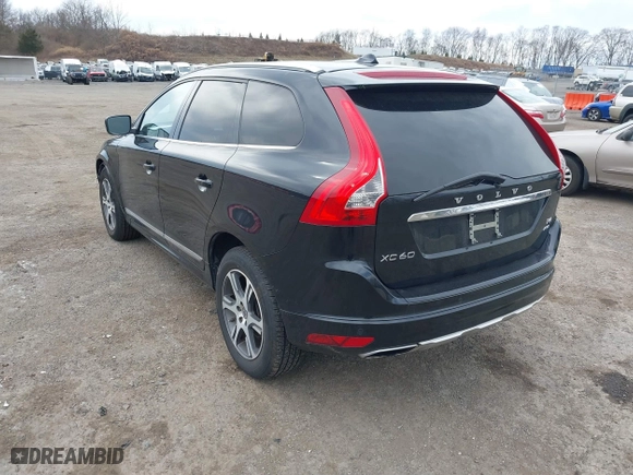 2014 Volvo XC60 3.0L R-Design Premier Plus with VIN YV4902DZ0E2544230, listed as a IAAI auction lot 41824546 with 33,628 mi miles. Bid and sale history available at carsss.com. Image 3.