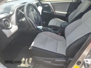 2018 Toyota RAV4 XLE z VIN JTMWFREV6JJ175916, wystawiony jako Copart lot #57239285 z przebiegiem 118 001 mil mil oraz Nie do naprawy • Non repairable. Historia ofert i sprzedaży dostępna na DreamBid. Obrazek 7.