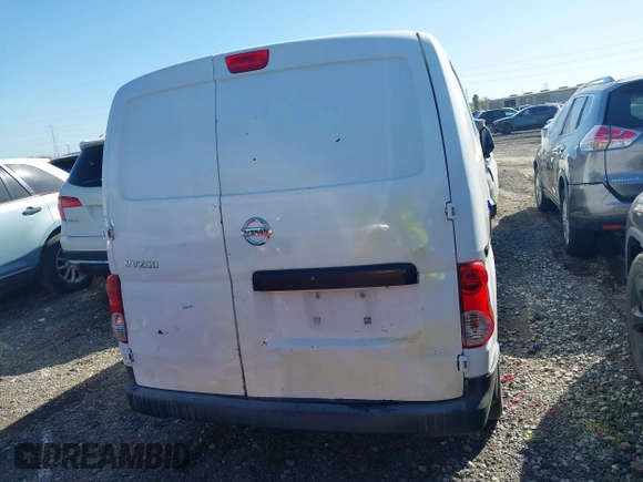 2015 Nissan NV200 S z VIN 3N6CM0KN5FK695956, wystawiony jako IAAI lot #41119598 z przebiegiem 274 775 mil mil oraz . Historia ofert i sprzedaży dostępna na DreamBid. Obrazek 16.