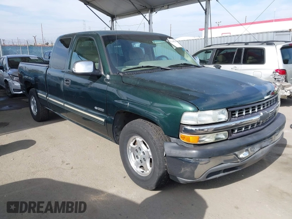 2001 Chevrolet Silverado 1500 LS with VIN 2GCEC19V111272435, listed as a IAAI auction lot 42040260 with 184,968 mi miles. Bid and sale history available at carsss.com. Image 1.