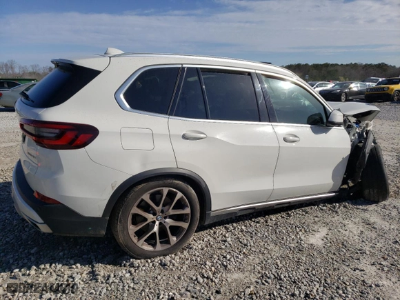 2021 BMW X5 sDrive40i with VIN 5UXCR4C02M9G19725, listed as a Copart auction lot 47860955 with 0 mi miles and Clean Title. Bid and sale history available at carsss.com. Image 3.