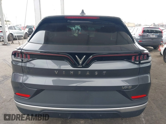 2023 VinFast VF 8 Plus z VIN RLLV1AFA9PH001464, wystawiony jako IAAI lot #41798776 z przebiegiem 2355 mil mil oraz . Historia ofert i sprzedaży dostępna na DreamBid. Obrazek 17.