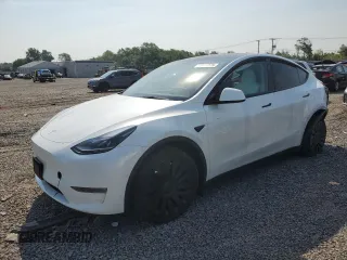 2024 Tesla Model Y Long Range with VIN 7SAYGDEE3RA300642, listed as a Copart auction lot 60530375 with 8,361 mi miles and Salvage title. Bid and sale history available at DreamBid. Image 1.