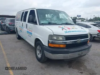 2012 Chevrolet Express Passenger 1LT z VIN 1GAZG1FG3C1154352, wystawiony jako IAAI lot #42148091 z przebiegiem 83 464 mil mil oraz . Historia ofert i sprzedaży dostępna na DreamBid. Obrazek 1.