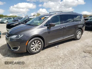 2018 Chrysler Pacifica Touring L with VIN 2C4RC1BG6JR124425, listed as a Copart auction lot 56132055 with 89,575 mi miles and Salvage Title. Bid and sale history available at DreamBid. Image 1.