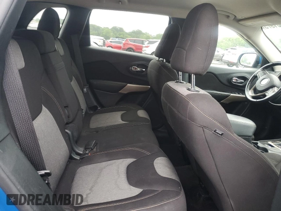 2018 Jeep Cherokee Latitude Tech Connect z VIN 1C4PJMCB1JD543335, wystawiony jako Copart lot #61581975 z przebiegiem 83 918 mil mil oraz Szkoda całkowita • Salvage title. Historia ofert i sprzedaży dostępna na DreamBid. Obrazek 10.