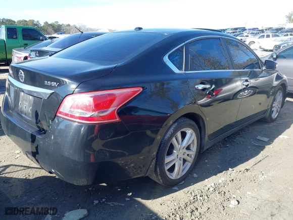 2013 Nissan Altima 3.5 SL with VIN 1N4BL3AP3DN522729, listed as a IAAI auction lot 41339379 with 258,869 mi miles. Bid and sale history available at carsss.com. Image 4.