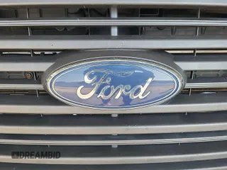 2018 Ford Transit z VIN 1FTYE1CM3JKB42289, wystawiony jako IAAI lot #42717396 z przebiegiem 88 406 mil mil oraz . Historia ofert i sprzedaży dostępna na DreamBid. Obrazek 18.