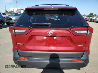 2023 Toyota RAV4 XLE z VIN JTMW1RFV0PD100231, wystawiony jako Copart lot #64131415 z przebiegiem 8 452 mil mil oraz Szkoda całkowita • Salvage title. Historia ofert i sprzedaży dostępna na DreamBid. Obrazek 6.