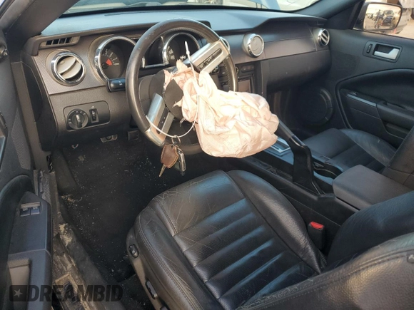 2008 Ford Mustang GT Deluxe with VIN 1ZVHT82H385152393, listed as a Copart auction lot 58991235 with 134,298 mi miles and Salvage title. Bid and sale history available at DreamBid. Image 8.