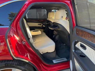 2017 Bentley Bentayga W12 z VIN SJAAC2ZV1HC014037, wystawiony jako Copart lot #54799655 z przebiegiem 36 099 mil mil oraz Szkody całkowita. Historia ofert i sprzedaży dostępna na DreamBid. Obrazek 11.