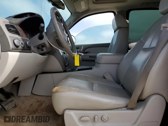 2007 Chevrolet Avalanche LTZ with VIN 3GNFK12Y77G239829, listed as a Copart auction lot 54723615 with 134,383 mi miles and Salvage Title. Bid and sale history available at DreamBid. Image 7.