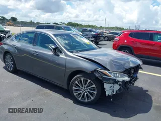 2019 Lexus ES 350 with VIN 58ABZ1B19KU032438, listed as a IAAI auction lot 42583482 with 18,474 mi miles and . Bid and sale history available at DreamBid. Image 1.