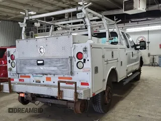 2011 Ford F-350 z VIN 1FD7X3B68BEC03720, wystawiony jako IAAI lot #42409023 z przebiegiem 332 380 mil mil oraz . Historia ofert i sprzedaży dostępna na DreamBid. Obrazek 2.