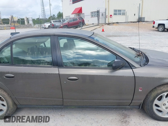 2000 Saturn SL z VIN 1G8ZK527XYZ121984, wystawiony jako IAAI lot #42099839 z przebiegiem 174 210 mil mil oraz . Historia ofert i sprzedaży dostępna na DreamBid. Obrazek 13.