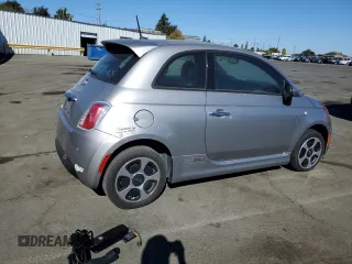 2015 FIAT 500e with VIN 3C3CFFGE6FT672709, listed as a Copart auction lot 77026444 with 44,289 mi miles and Clean Title. Bid and sale history available at carsss.com. Image 3.