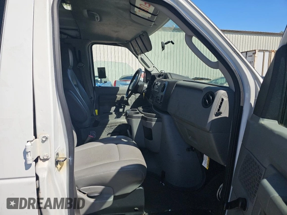 2010 Ford Econoline Cargo Commercial with VIN 1FTNE2EL4ADA10062, listed as a Copart auction lot 52039955 with 61,795 mi miles and Clean title. Bid and sale history available at DreamBid. Image 5.
