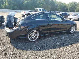 2014 Mercedes-Benz C 250 z VIN WDDGJ4HBXEG217830, wystawiony jako Copart lot #62474525 z przebiegiem 43 858 mil mil oraz Szkoda całkowita • Salvage title. Historia ofert i sprzedaży dostępna na DreamBid. Obrazek 3.