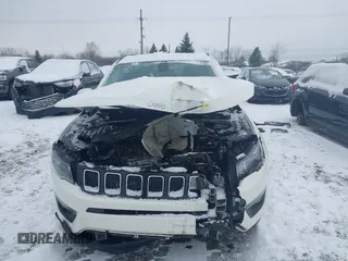 2019 Jeep Compass Latitude with VIN 3C4NJDBBXKT647665, listed as a IAAI auction lot 41327220 with 41,957 mi miles and . Bid and sale history available at carsss.com. Image 6.