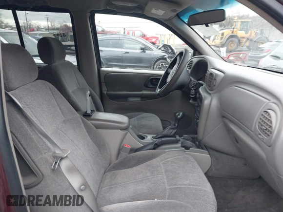 2004 Chevrolet TrailBlazer LS with VIN 1GNDT13S342381887, listed as a IAAI auction lot 42045636 with 103,780 mi miles and . Bid and sale history available at DreamBid. Image 5.
