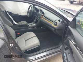 2020 Honda Civic LX z VIN 19XFC2F66LE012481, wystawiony jako IAAI lot #42297600 z przebiegiem 56 602 mil mil oraz . Historia ofert i sprzedaży dostępna na DreamBid. Obrazek 5.