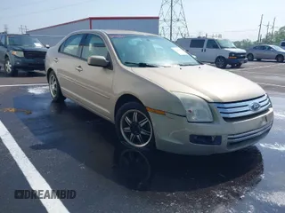 2007 Ford Fusion SE with VIN 3FAHP07197R260538, listed as a IAAI auction lot 41931335 with 160,417 mi miles. Bid and sale history available at carsss.com. Image 1.