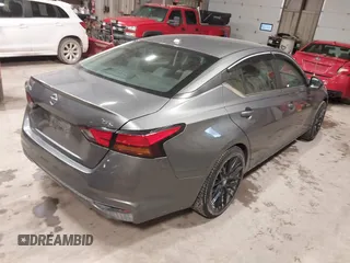 2019 Nissan Altima 2.5 SR with VIN 1N4BL4CV3KC139741, listed as a IAAI auction lot 41099549 with 85,373 mi miles. Bid and sale history available at carsss.com. Image 4.