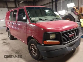 2017 GMC Savana Cargo Van with VIN 1GTW7AFF8H1112249, listed as a IAAI auction lot 40982298 with 105,228 mi miles. Bid and sale history available at carsss.com. Image 1.