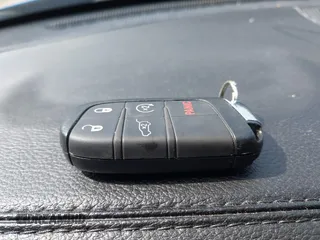 2022 Jeep Compass Latitude z VIN 3C4NJDBB6NT175193, wystawiony jako IAAI lot #42503821 z przebiegiem 58 934 mil mil oraz . Historia ofert i sprzedaży dostępna na DreamBid. Obrazek 11.