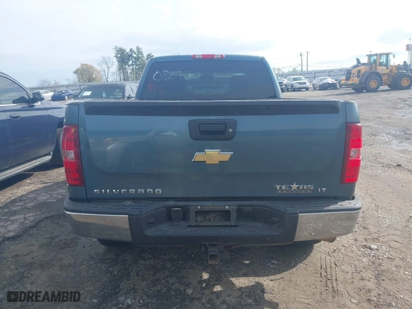 2007 Chevrolet Silverado 1500 LT w/1LT with VIN 1GCEC19JX7Z620827, listed as a IAAI auction lot 41912703 with 229,999 mi miles. Bid and sale history available at carsss.com. Image 15.