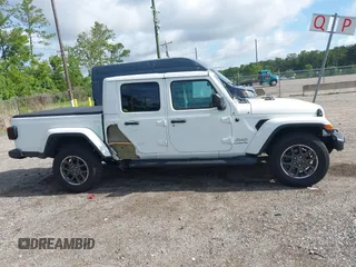 2021 Jeep Gladiator Overland z VIN 1C6HJTFG3ML584038, wystawiony jako IAAI lot #42634959 z przebiegiem 21 843 mil mil oraz . Historia ofert i sprzedaży dostępna na DreamBid. Obrazek 12.