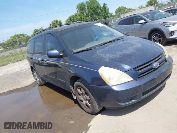 2008 Kia Sedona LX with VIN KNDMB233X86193666, listed as a IAAI auction lot 42041414 with 175,667 mi miles. Bid and sale history available at carsss.com. Image 1.
