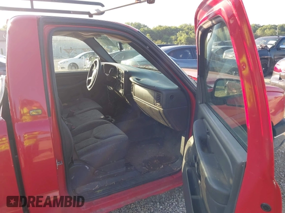 2005 Chevrolet Silverado 1500 Work Truck with VIN 1GCEC14X35Z190017, listed as a IAAI auction lot 42550615 with 290,000 mi miles and . Bid and sale history available at DreamBid. Image 5.