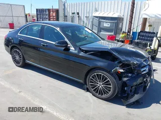 2021 Mercedes-Benz C 300 z VIN W1KWF8DB6MR614108, wystawiony jako IAAI lot #42227025 z przebiegiem 44 481 mil mil oraz . Historia ofert i sprzedaży dostępna na DreamBid. Obrazek 1.