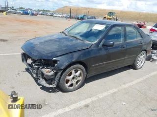 2001 Lexus IS 300/350 z VIN JTHBD182010003232, wystawiony jako IAAI lot #42269043 z przebiegiem 116 450 mil mil oraz . Historia ofert i sprzedaży dostępna na DreamBid. Obrazek 2.