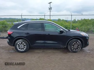 2020 Ford Escape SE z VIN 1FMCU9G69LUB29301, wystawiony jako IAAI lot #42382811 z przebiegiem 55 197 mil mil oraz . Historia ofert i sprzedaży dostępna na DreamBid. Obrazek 14.