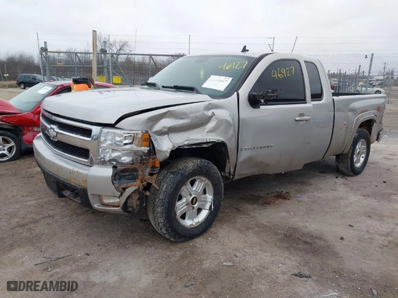 2008 Chevrolet Silverado 1500 LT w/1LT with VIN 2GCEK190381221228, listed as a IAAI auction lot 41046427 with 196,240 mi miles. Bid and sale history available at carsss.com. Image 2.