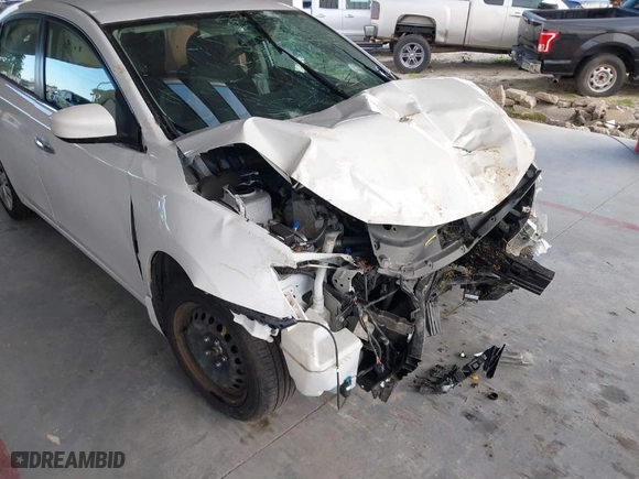 2019 Nissan Sentra S with VIN 3N1AB7AP3KY220330, listed as a IAAI auction lot 40862212 with 33,810 mi miles. Bid and sale history available at carsss.com. Image 12.