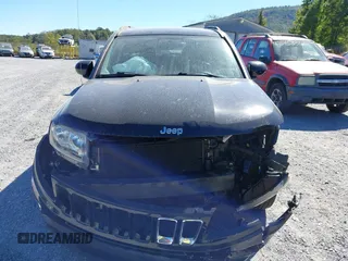 2016 Jeep Compass Latitude with VIN 1C4NJDEB5GD753210, listed as a IAAI auction lot 40530185 with 87,045 mi miles. Bid and sale history available at carsss.com. Image 13.