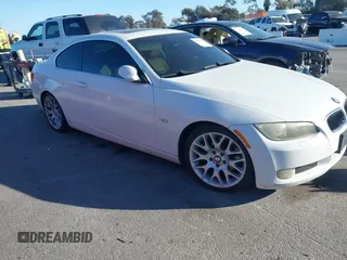2008 BMW 3 Series 328i z VIN WBAWV13518P120883, wystawiony jako IAAI lot #41666097 z przebiegiem 136 797 mil mil oraz . Historia ofert i sprzedaży dostępna na DreamBid. Obrazek 1.