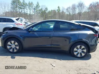2024 Tesla Model Y Long Range with VIN 7SAYGDEE6RA225161, listed as a IAAI auction lot 42083140 with 28,289 mi miles and . Bid and sale history available at DreamBid. Image 14.