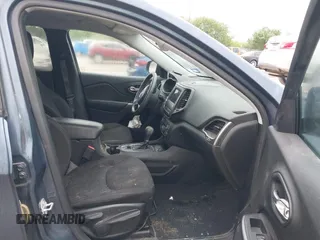 2020 Jeep Cherokee Latitude с VIN 1C4PJLCB9LD521757, выставлен на аукционе IAAI как лот 41906725 с пробегом 117 252 миль миль и . История ставок и продаж доступна на DreamBid. Изображение 5.